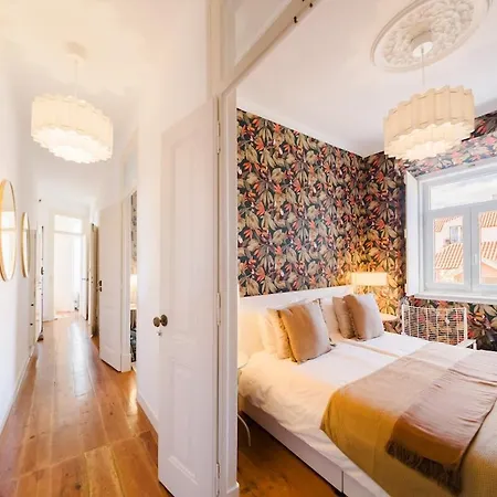 Luxurious 4-Bedroom Apartment * Лиссабон
