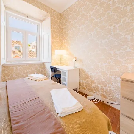 Luxurious 4-Bedroom Apartment Lisbon