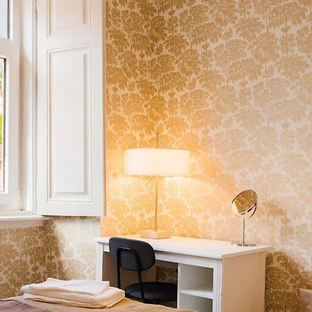 Luxurious 4-Bedroom Apartment Лиссабон