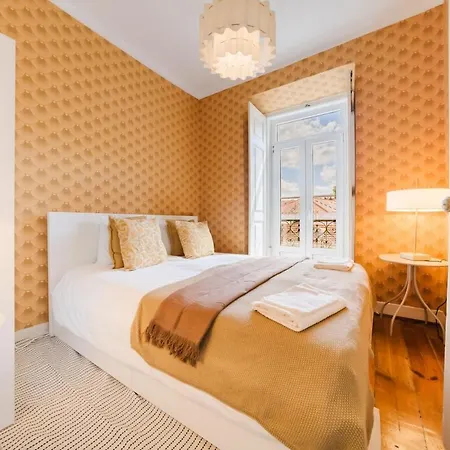 Luxurious 4-Bedroom Apartment شقة Lisboa