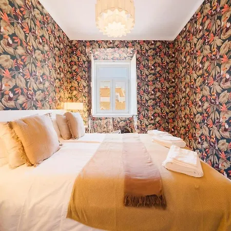 Luxurious 4-Bedroom Apartment شقة Lisboa
